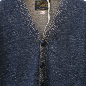 FRONT BUTTON CARDIGAN Felt Patch Type