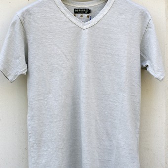 V-NECK T-SHIRTS