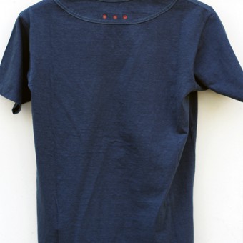 V-NECK T-SHIRTS