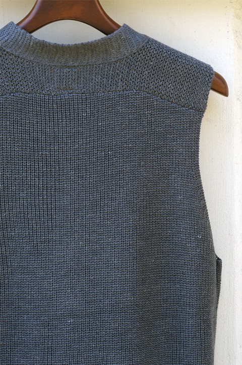 SPORTS SWEATER (VEST)