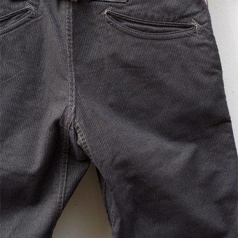 CURVING POCKET TROUSER