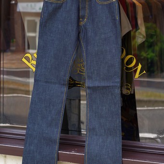 TIGHT SHOECUT DENIM PANTS