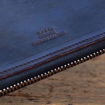 LEATHER ZIP WALLET