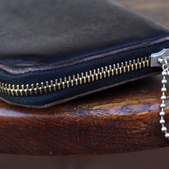 LEATHER ZIP WALLET