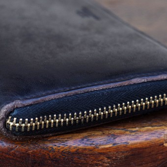 LEATHER ZIP WALLET