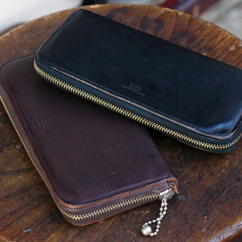 LEATHER ZIP WALLET