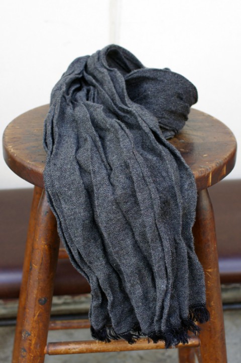 LINEN TWEED STOLE