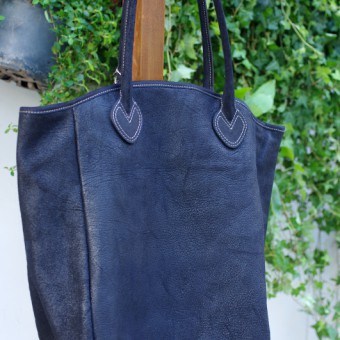 DISTRESSED LEATHER TOTE BAG