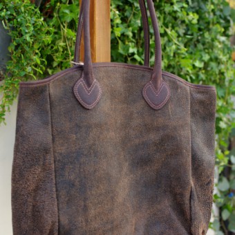 DISTRESSED LEATHER TOTE BAG