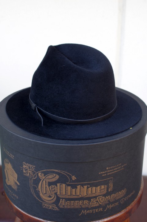 VELOUR FINISHED FEDORA HAT