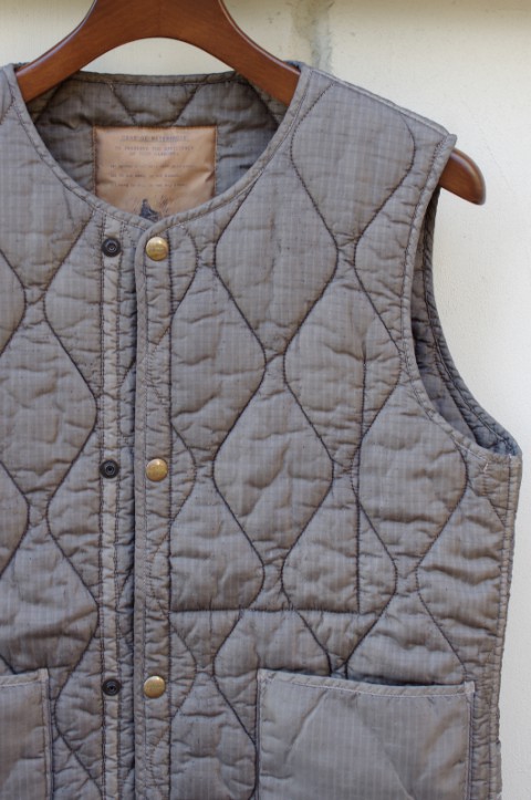 FADED NYLON QUILTING VEST