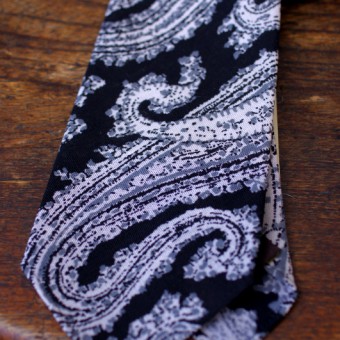 PAISLEY CRAVAT