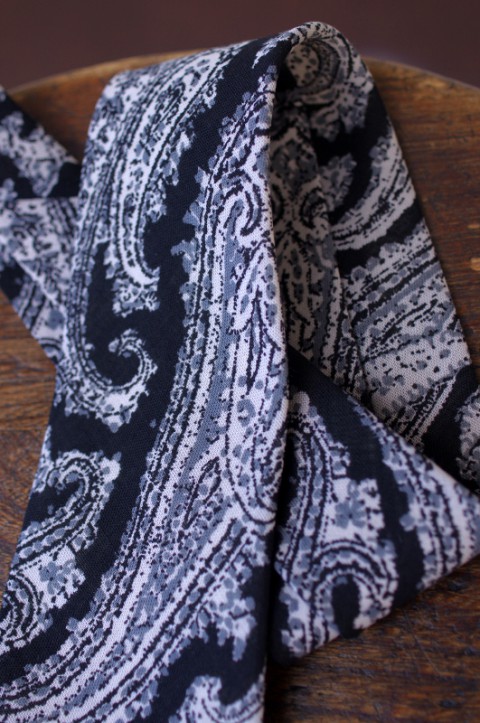 PAISLEY CRAVAT