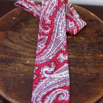 PAISLEY CRAVAT