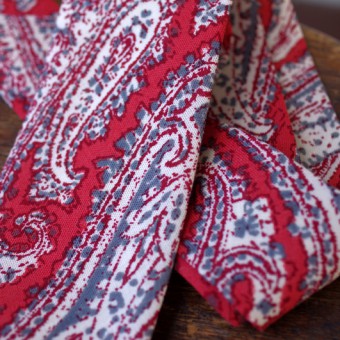 PAISLEY CRAVAT