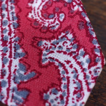 PAISLEY CRAVAT