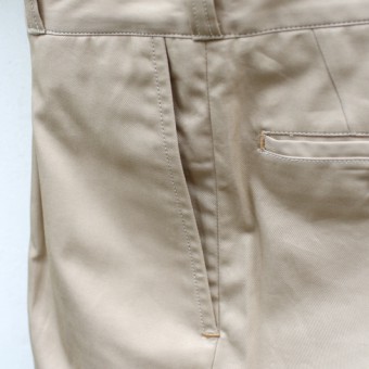 PLEATED CHINO TROUSER