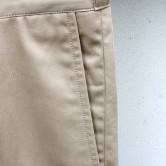 PLEATED CHINO TROUSER