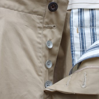 PLEATED CHINO TROUSER