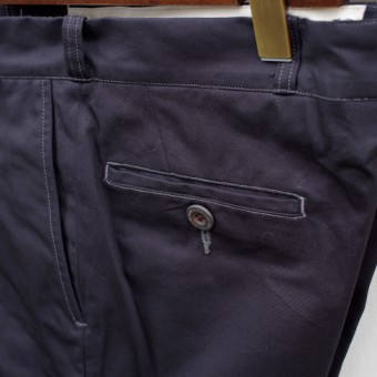 PLEATED CHINO TROUSER