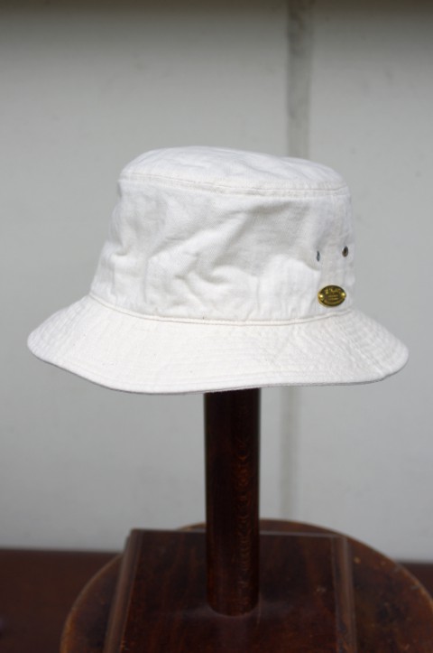 BUCKET HAT