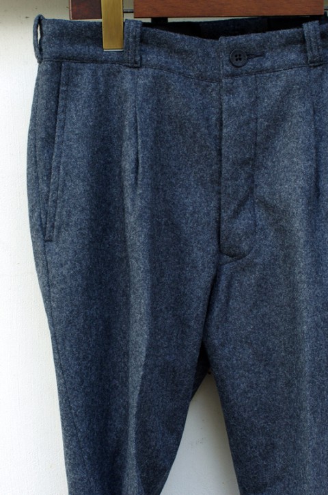 WOOL FLANNEL PLEATED TROUSER