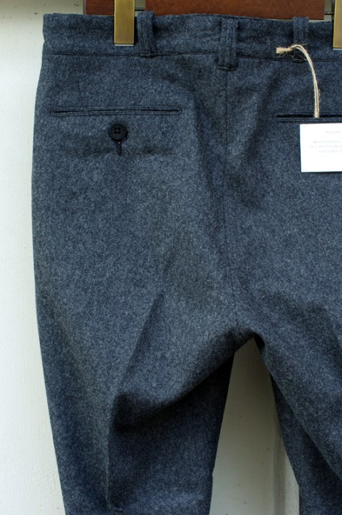 WOOL FLANNEL PLEATED TROUSER