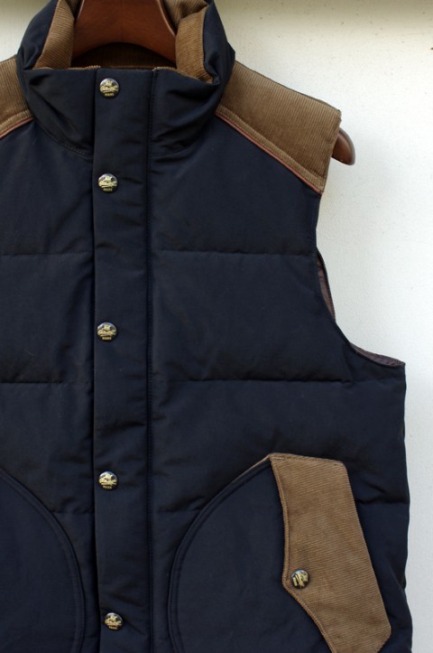 STAND COLLAR DOWN VEST