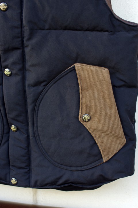 STAND COLLAR DOWN VEST